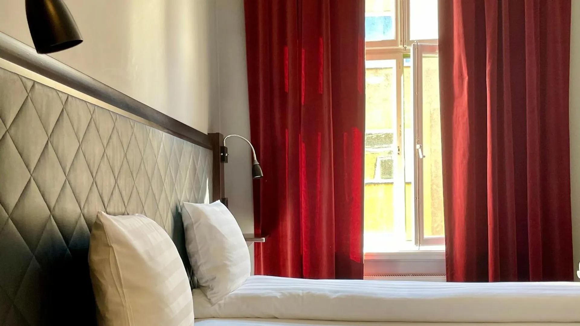 Unique Hotel Jungfrugatan 스톡홀름